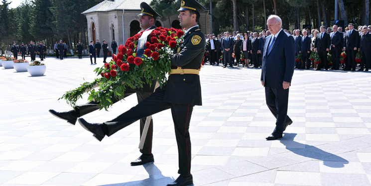 Sumqayıtda şəhidlərin xatirəsi anılıb