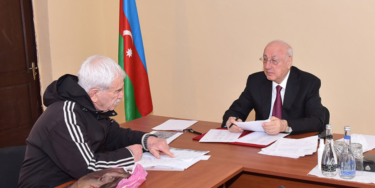 Zakir Fərəcov vətəndaş müraciətlərini yerində dinlədi